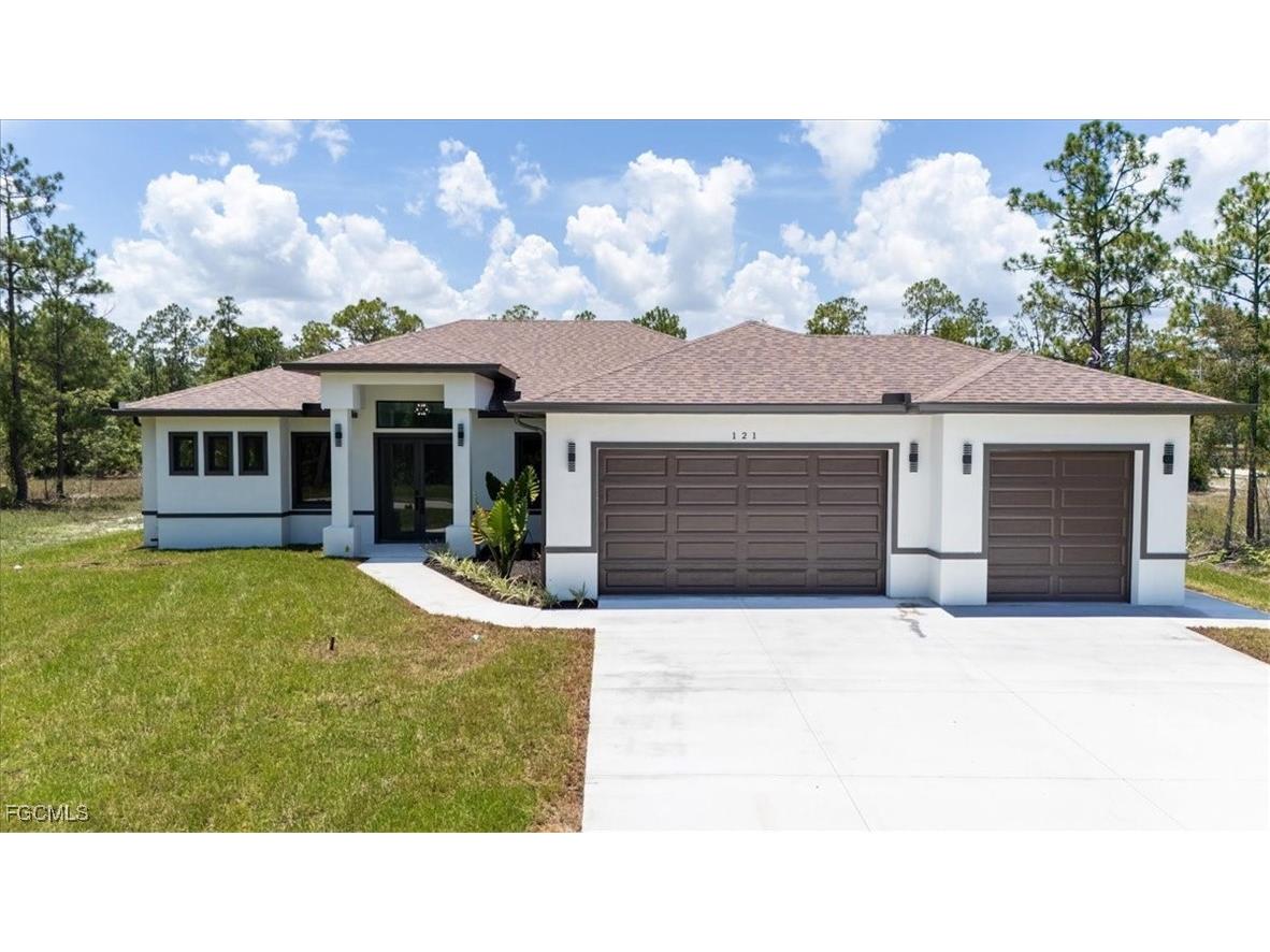 121 Moore Avenue Lehigh Acres FL 33936 2025005602 image1