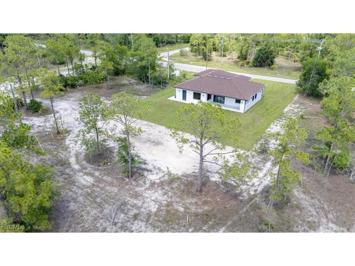 121 Moore Avenue Lehigh Acres FL 33936 2025005602 image46