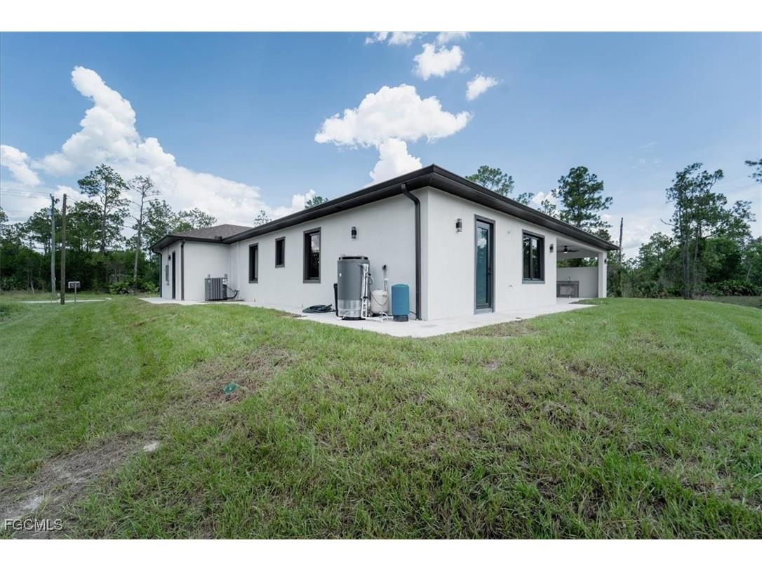 121 Moore Avenue Lehigh Acres FL 33936 2025005602 image48