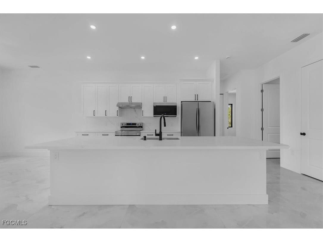 121 Moore Avenue Lehigh Acres FL 33936 2025005602 image9