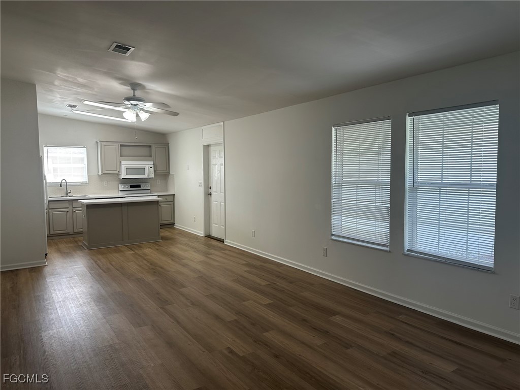 121 NE 11th Place Cape Coral FL 33909 2025013624 image7