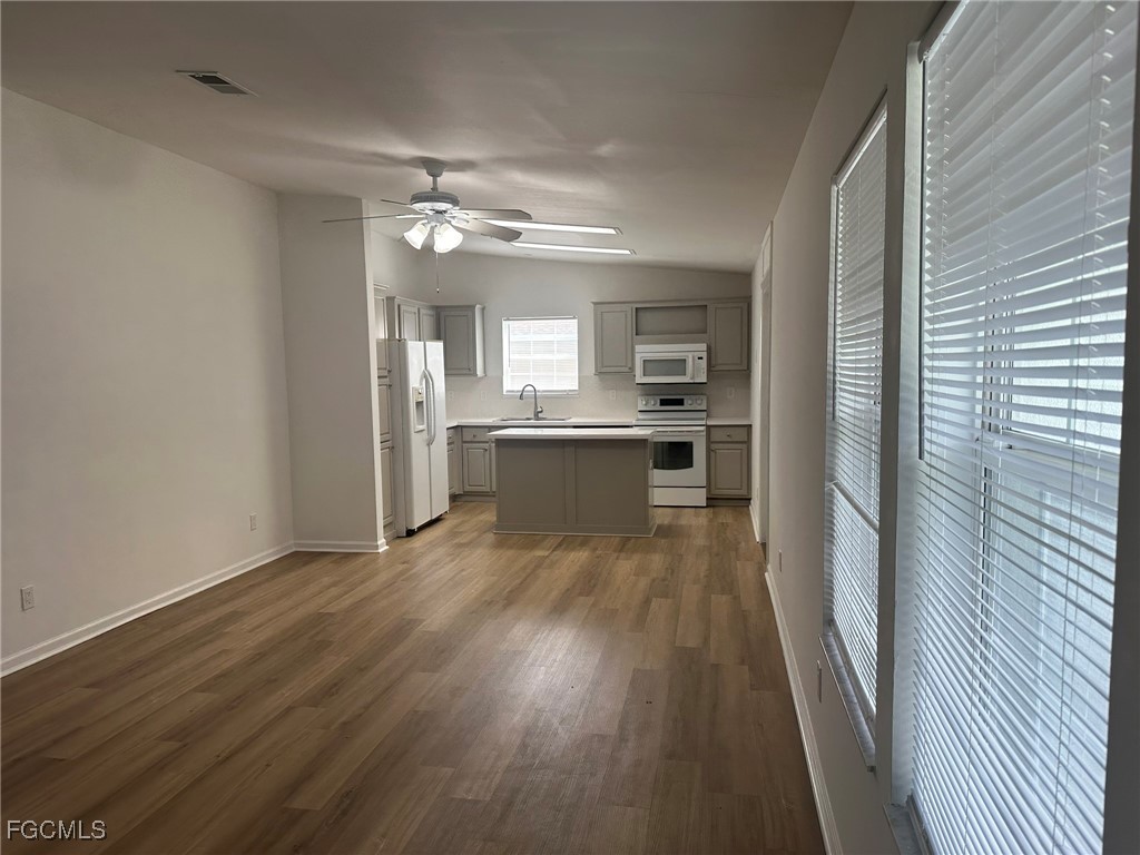 121 NE 11th Place Cape Coral FL 33909 2025013624 image8