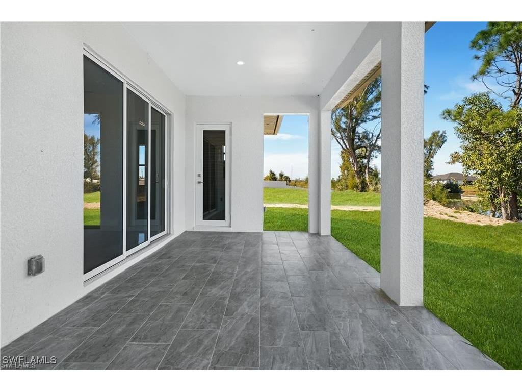 121 NE 8th Terrace Cape Coral FL 33909 225066393 image8