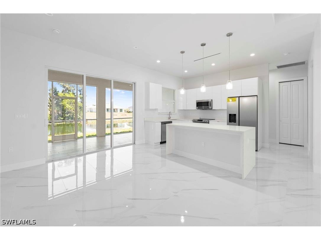 121 NE 8th Terrace Cape Coral FL 33909 226017712 image8
