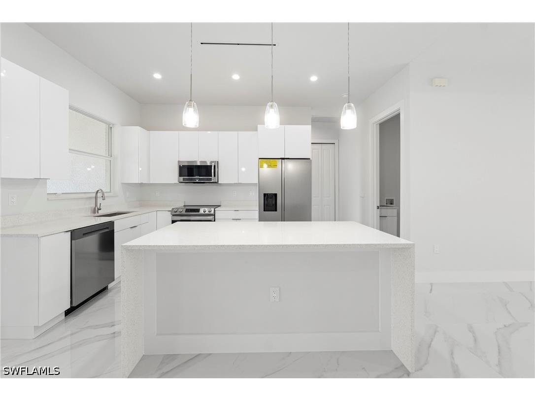 121 NE 8th Terrace Cape Coral FL 33909 226017712 image9
