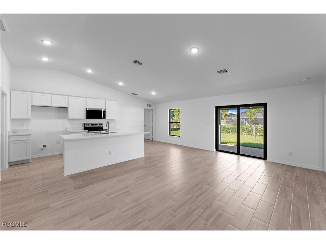 121 NW 11th Street Cape Coral FL 33993 2025021288 image3