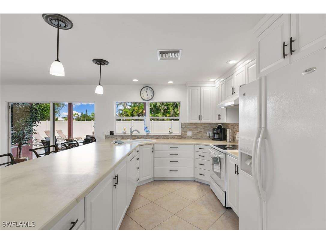 121 S Bahama Avenue Marco Island FL 34145 225074909 image8