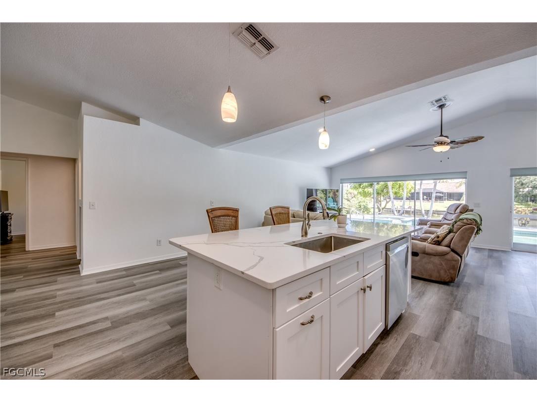 121 SE 17th Street Cape Coral FL 33990 2026012579 image13