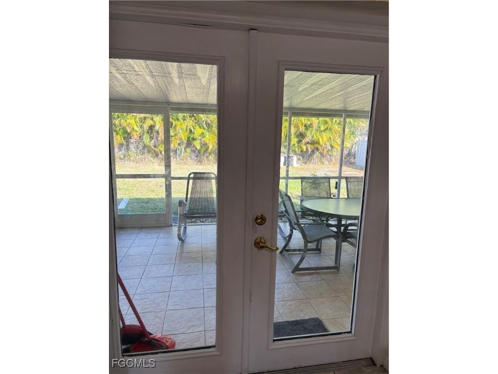 121 SW Trafalgar Parkway Cape Coral FL 33991 2025023358 image12