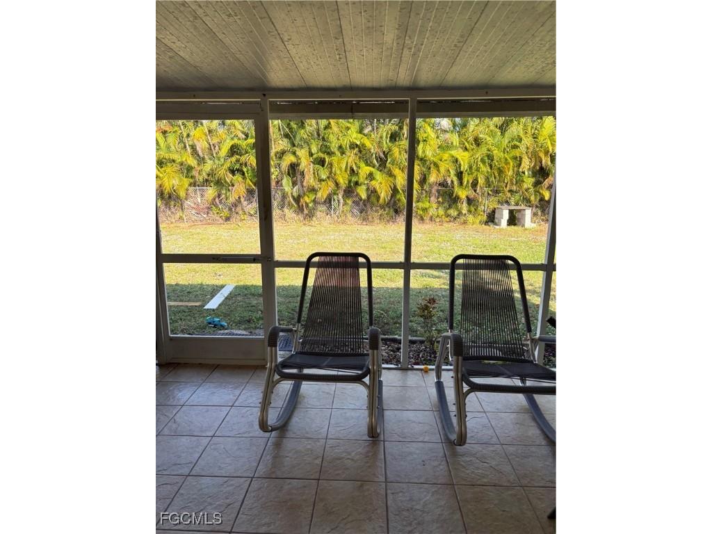 121 SW Trafalgar Parkway Cape Coral FL 33991 2025023358 image13