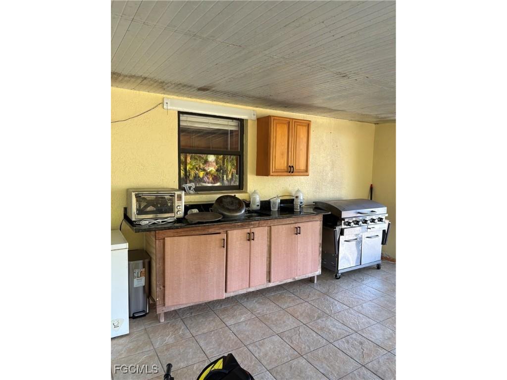 121 SW Trafalgar Parkway Cape Coral FL 33991 2025023358 image14