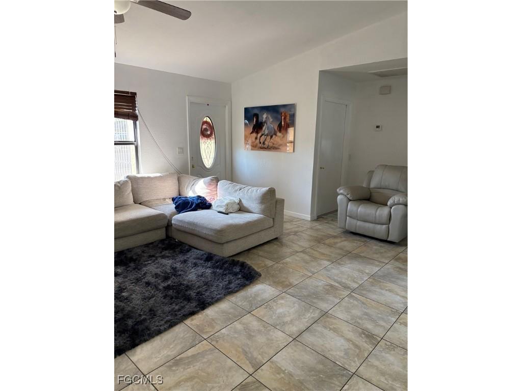 121 SW Trafalgar Parkway Cape Coral FL 33991 2025023358 image3