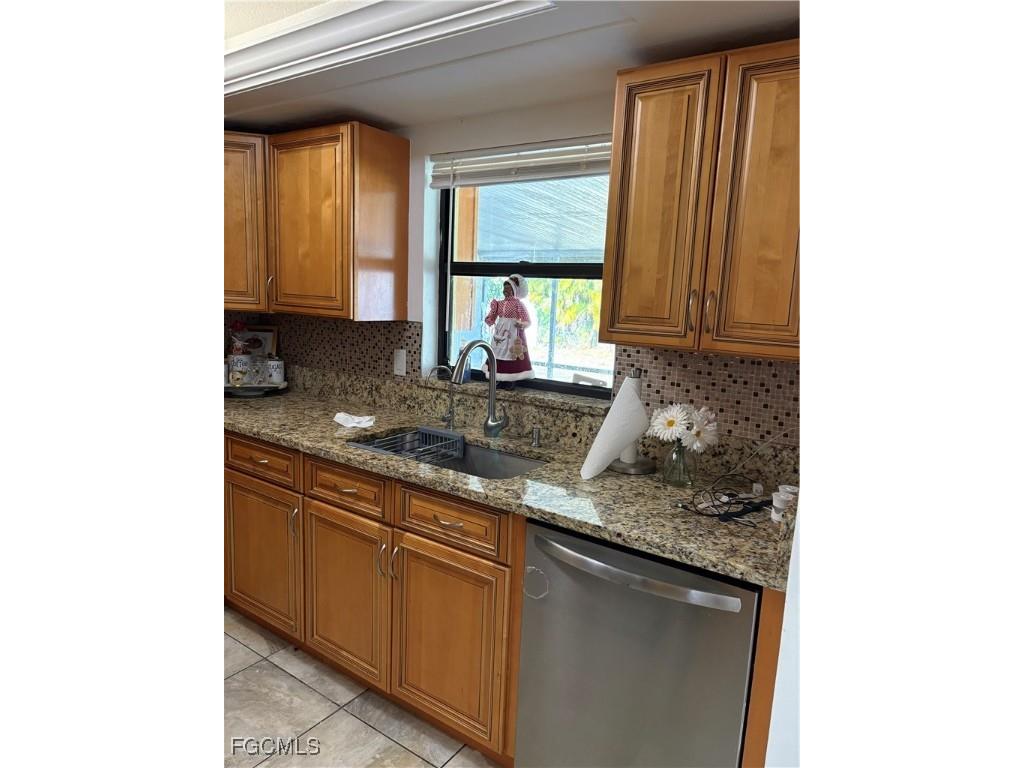 121 SW Trafalgar Parkway Cape Coral FL 33991 2025023358 image6