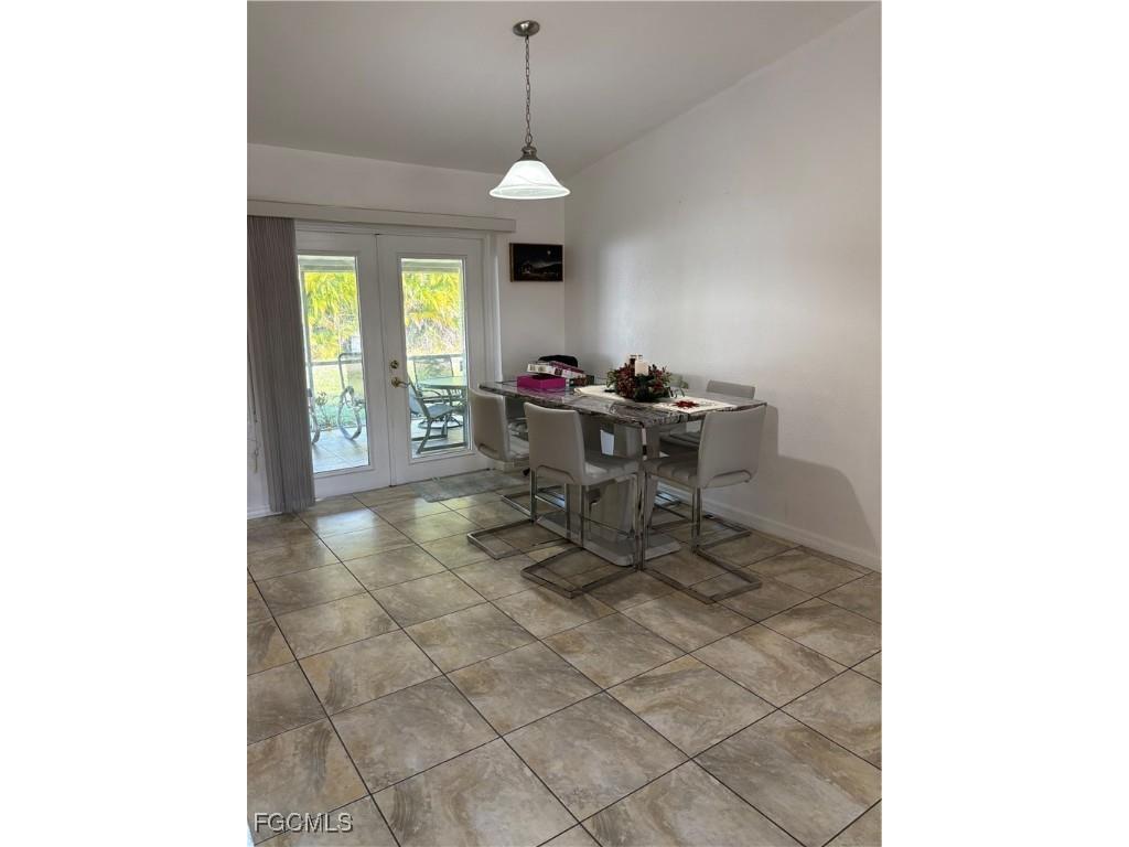 121 SW Trafalgar Parkway Cape Coral FL 33991 2025023358 image8