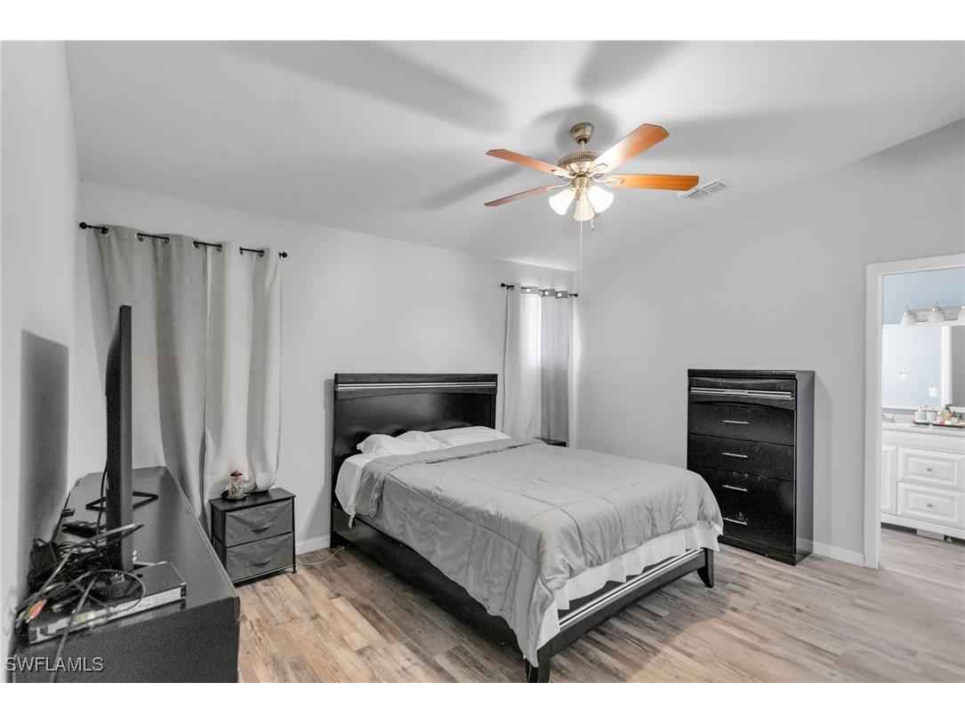 1210 NE 5th Place Cape Coral FL 33909 225013007 image17