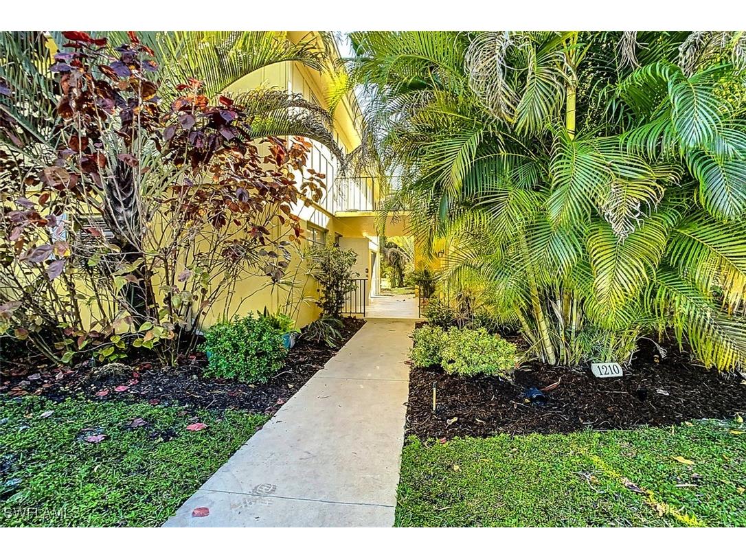 1210 Shady Rest Lane #14 Naples FL 34103 226001777 image4