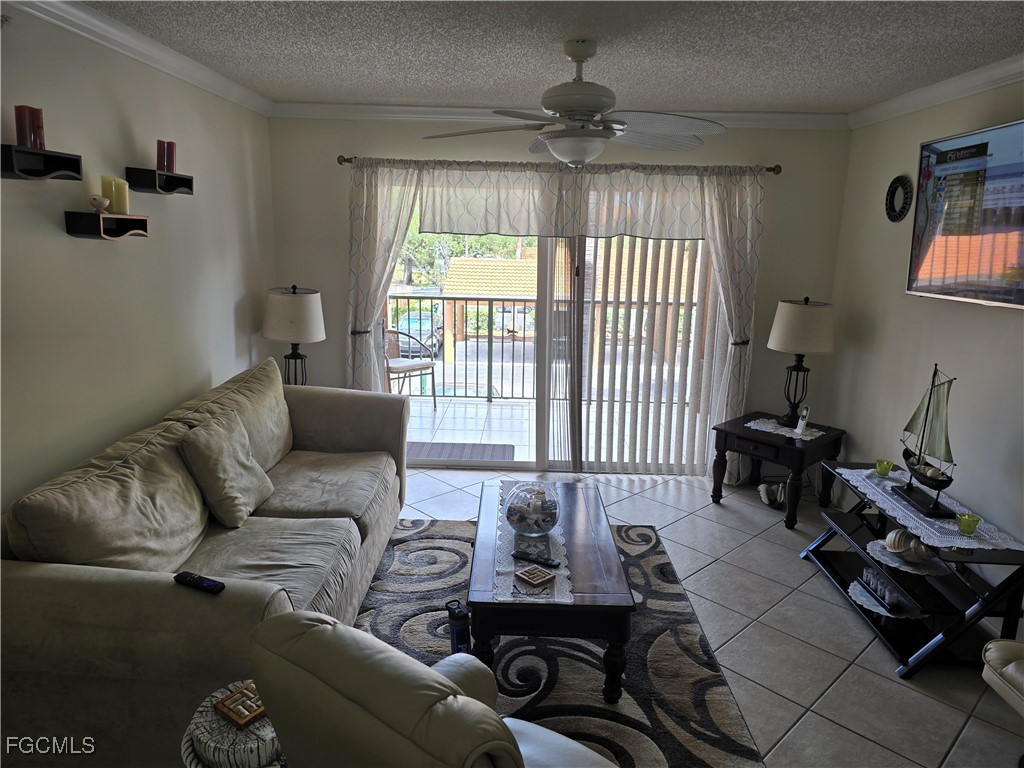 1210 Wildwood Lakes Boulevard #203 Naples FL 34104 2026003973 image1