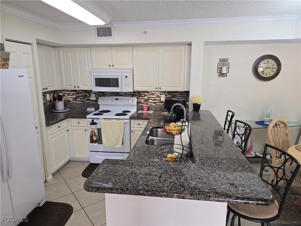 1210 Wildwood Lakes Boulevard #203 Naples FL 34104 2026003973 image23