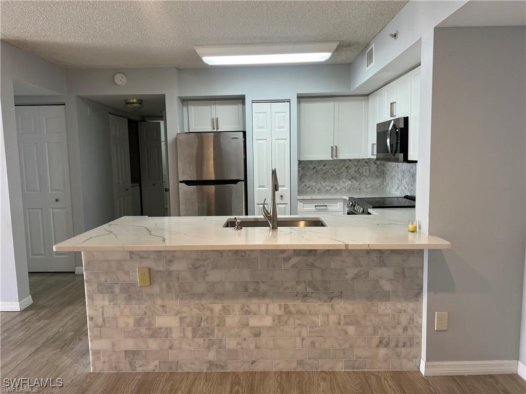 1210 Wildwood Lakes Boulevard #206 Naples FL 34104 225080974 image4