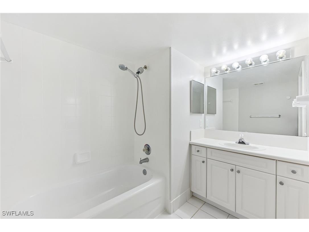 1210 Wildwood Lakes Boulevard #304 Naples FL 34104 225082173 image12