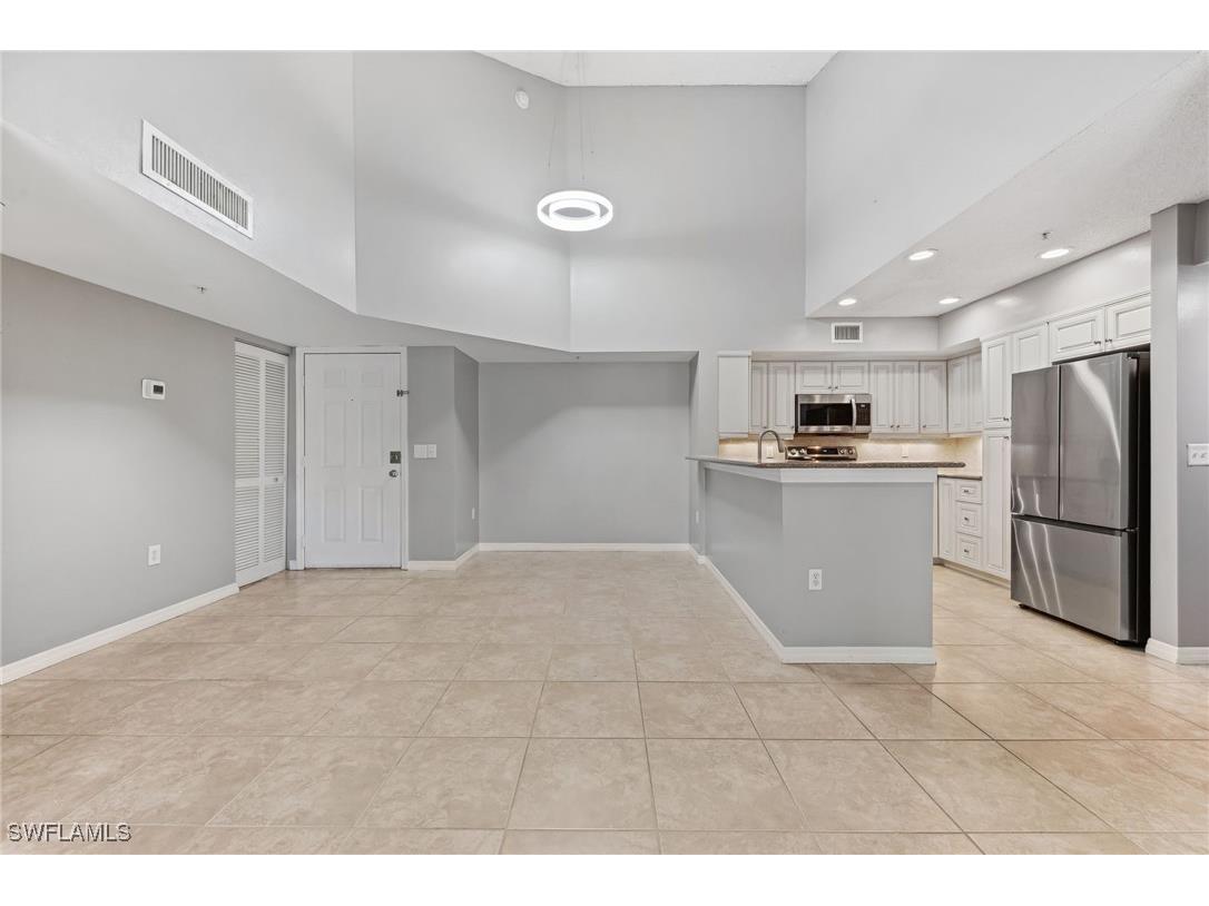 1210 Wildwood Lakes Boulevard #304 Naples FL 34104 225082173 image4