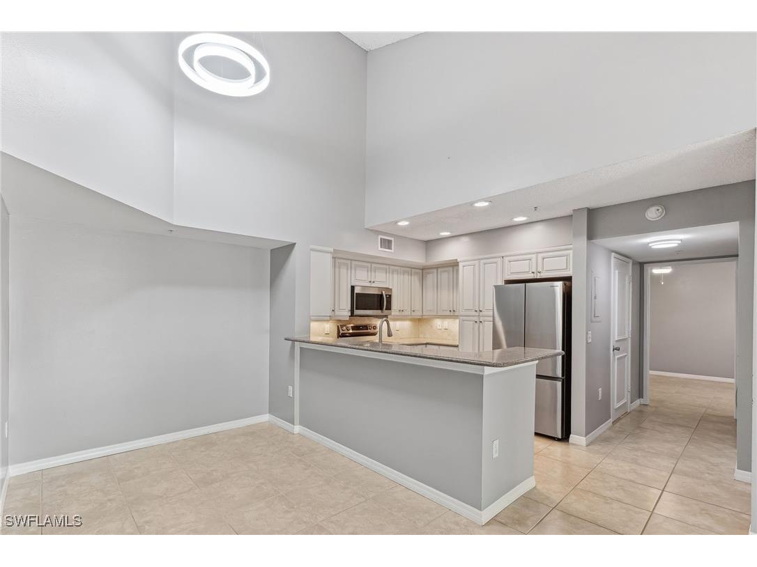 1210 Wildwood Lakes Boulevard #304 Naples FL 34104 225082173 image5