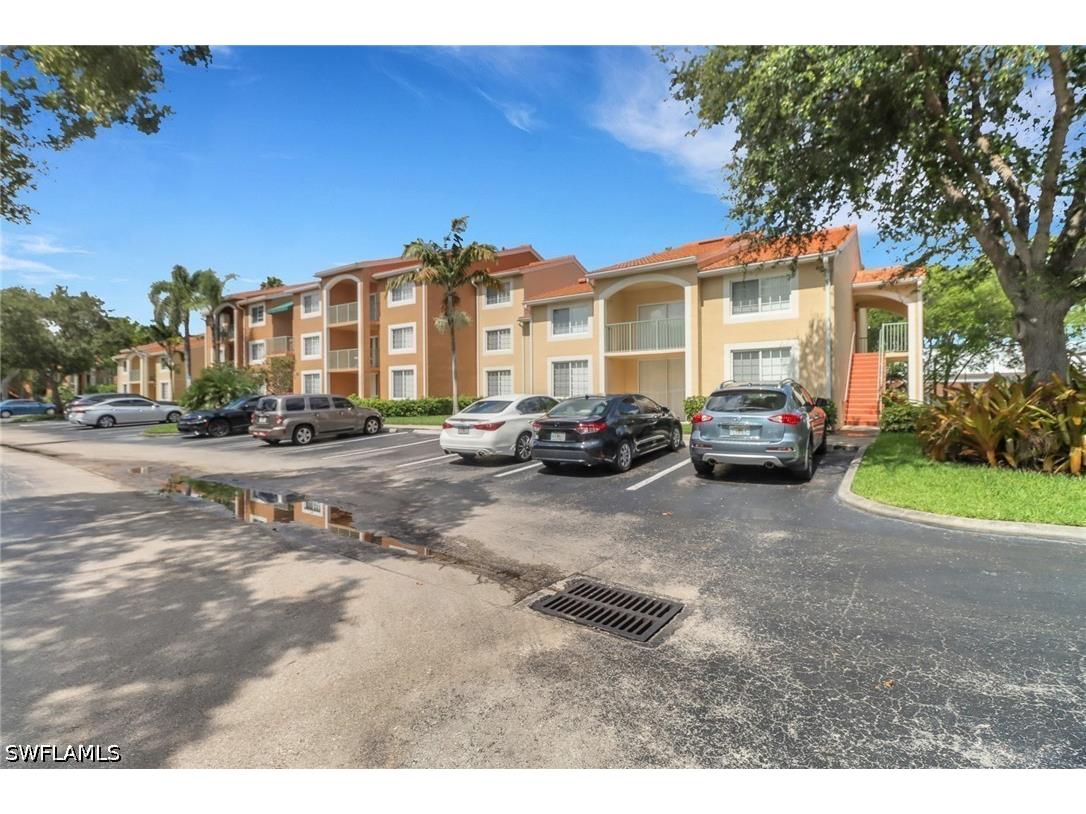 1210 Wildwood Lakes Boulevard #305 Naples FL 34104 226018671 image1