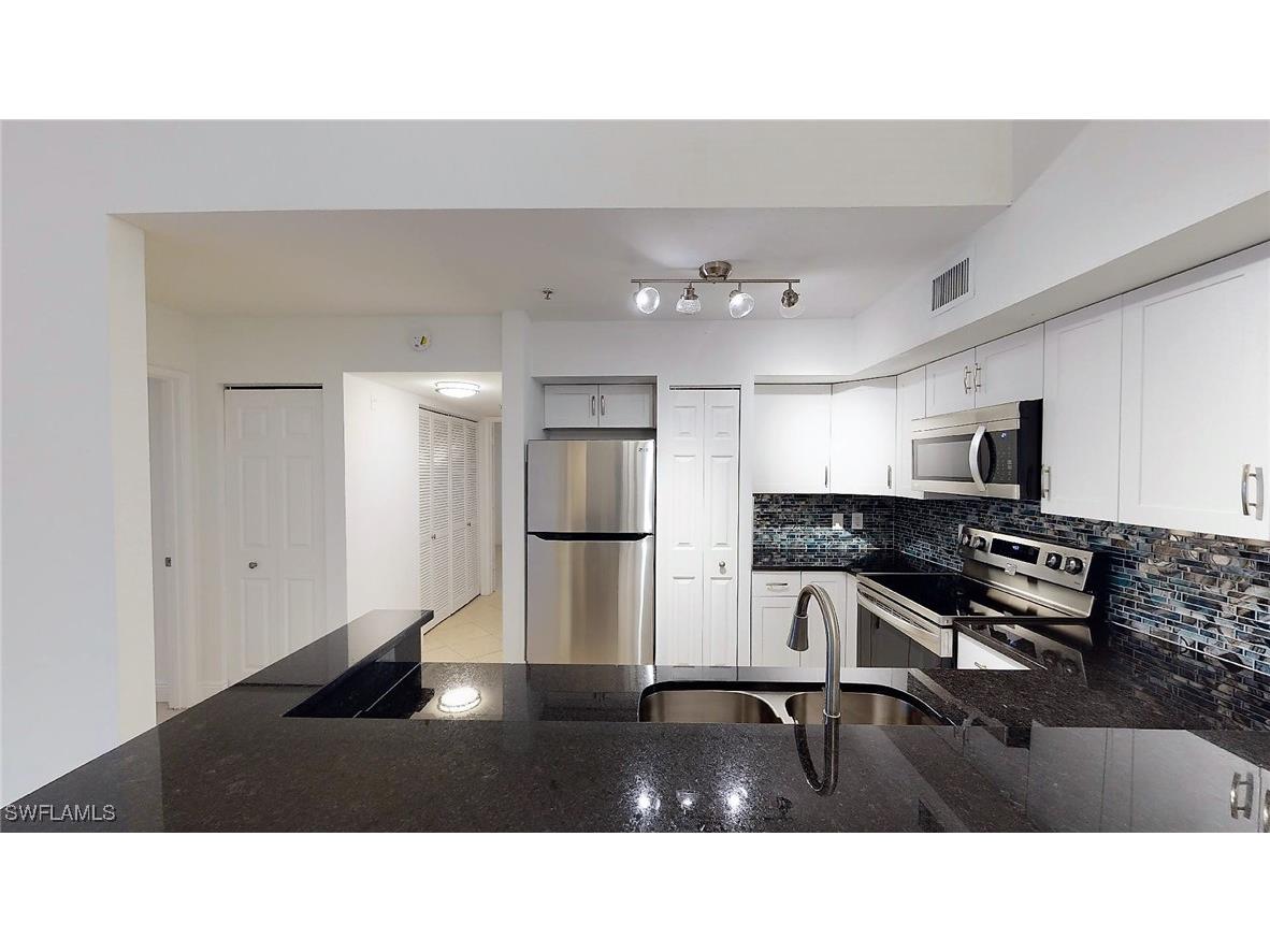 1210 Wildwood Lakes Boulevard #306 Naples FL 34104 226004681 image1