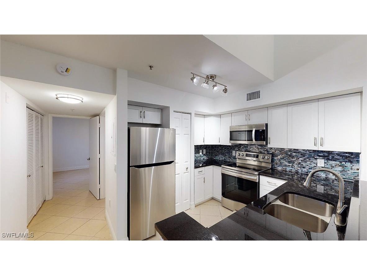 1210 Wildwood Lakes Boulevard #306 Naples FL 34104 226004681 image4