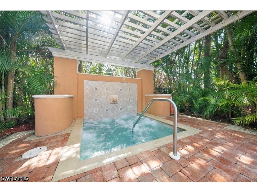 1210 Wildwood Lakes Boulevard #306 Naples FL 34104 226013014 image22