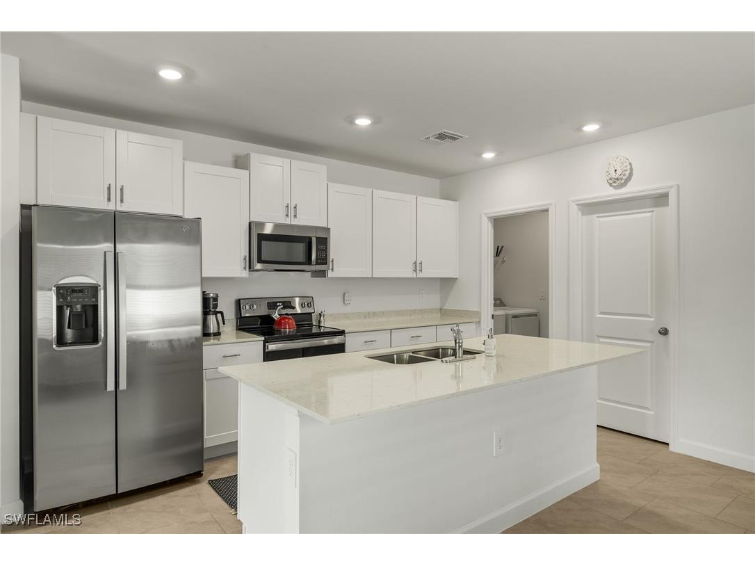 12105 Monterey Pine Lane Fort Myers FL 33966 224082488 image1