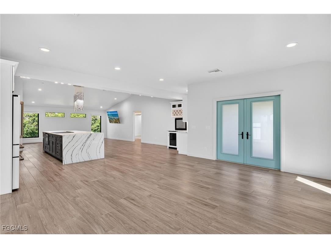 1211 Periwinkle Way Sanibel FL 33957 2026002303 image12