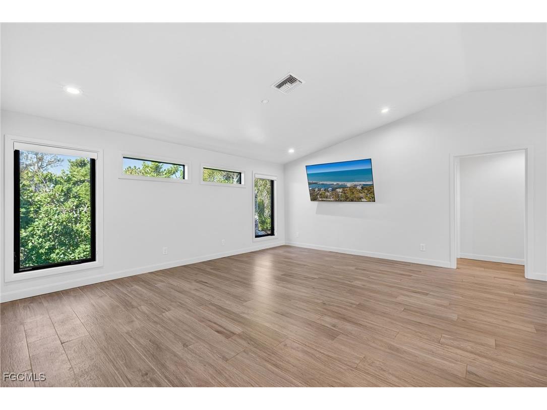 1211 Periwinkle Way Sanibel FL 33957 2026002303 image13