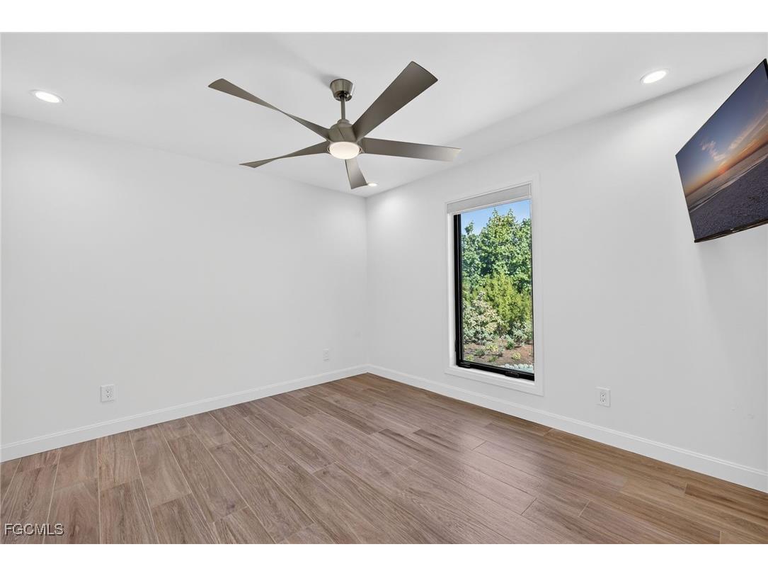 1211 Periwinkle Way Sanibel FL 33957 2026002303 image33