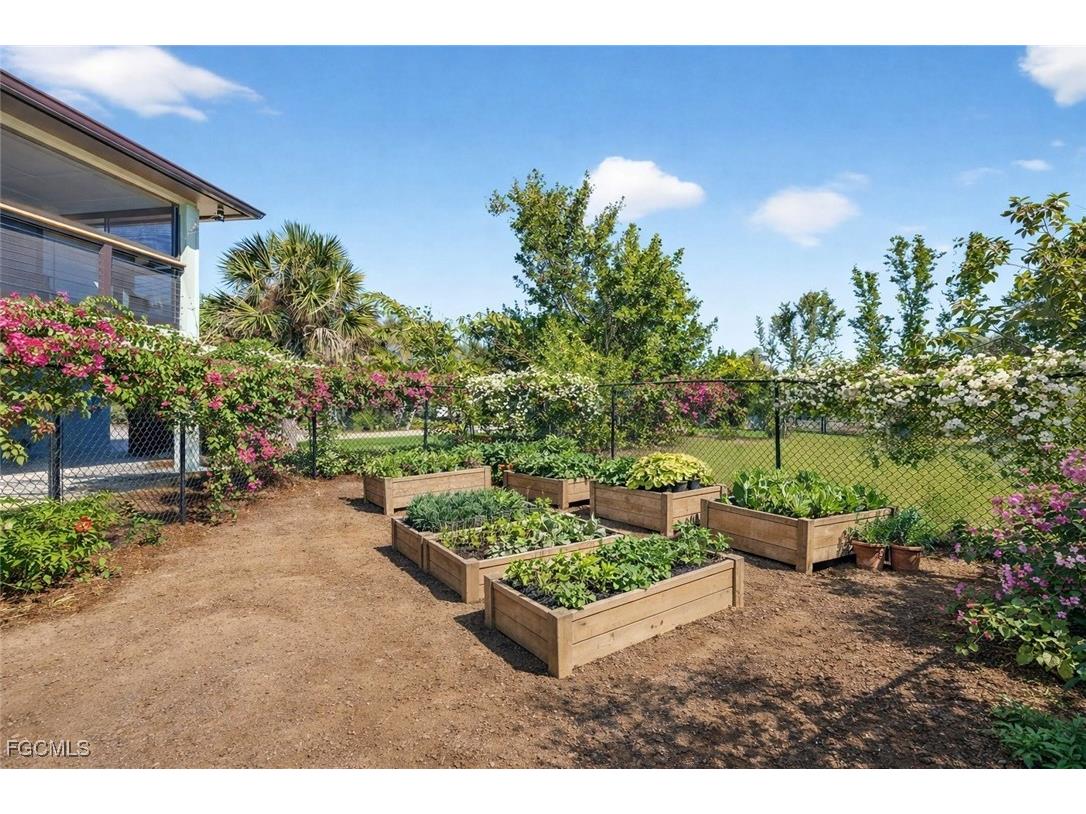 1211 Periwinkle Way Sanibel FL 33957 2026002303 image5