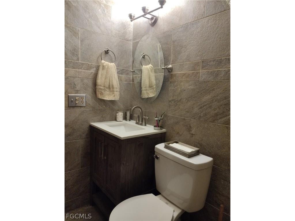 1211 Pondella Circle North Fort Myers FL 33903 2026007900 image3