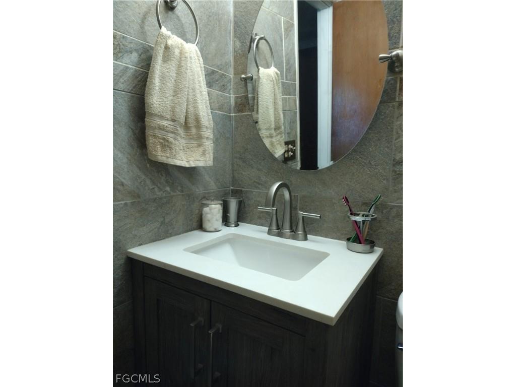 1211 Pondella Circle North Fort Myers FL 33903 2026007900 image4