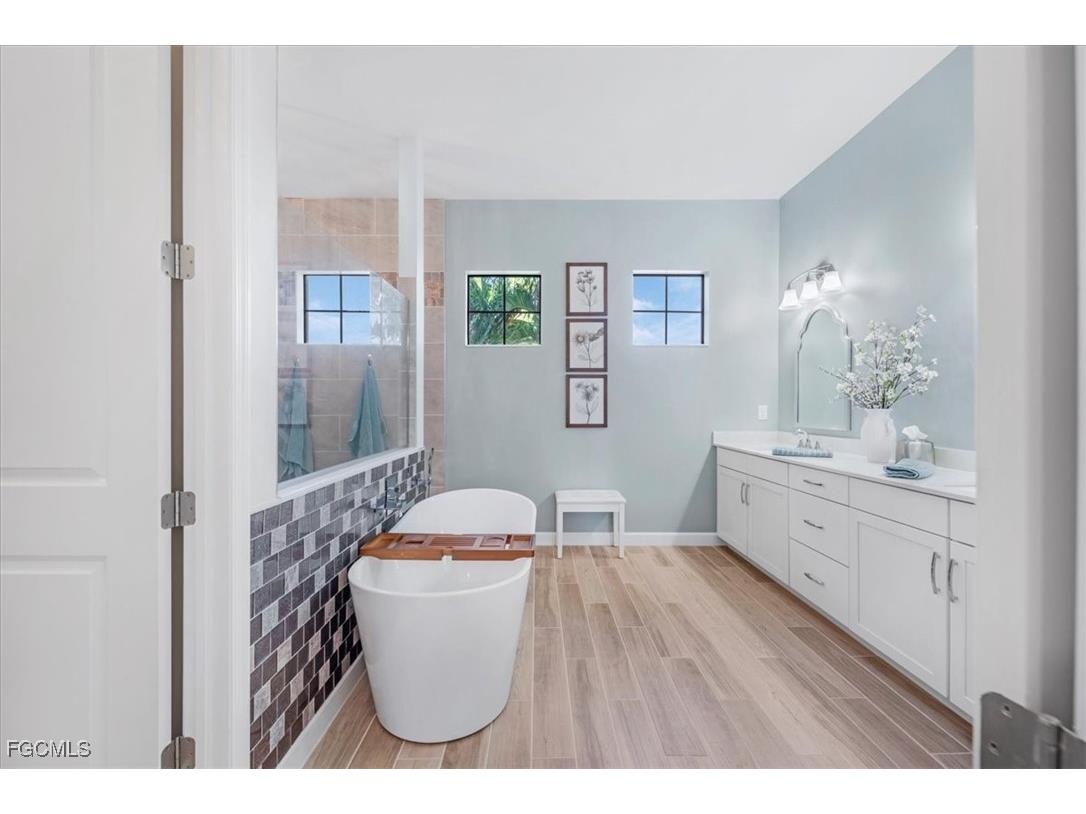 1211 SE 10th Avenue Cape Coral FL 33990 2026004416 image10