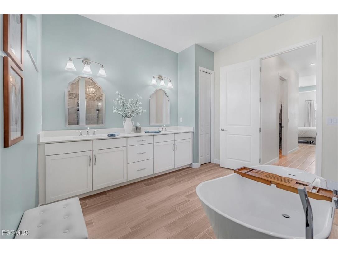 1211 SE 10th Avenue Cape Coral FL 33990 2026004416 image13