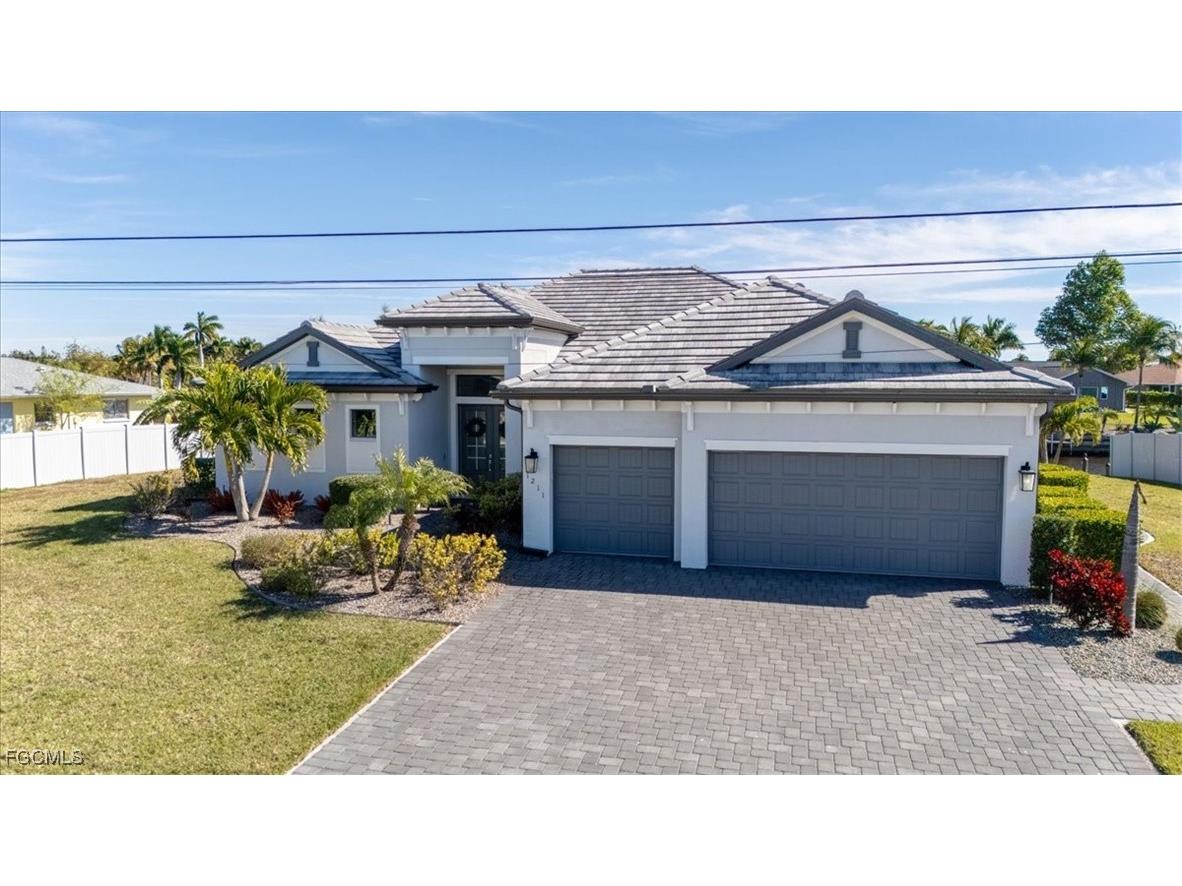 1211 SE 10th Avenue Cape Coral FL 33990 2026004416 image2