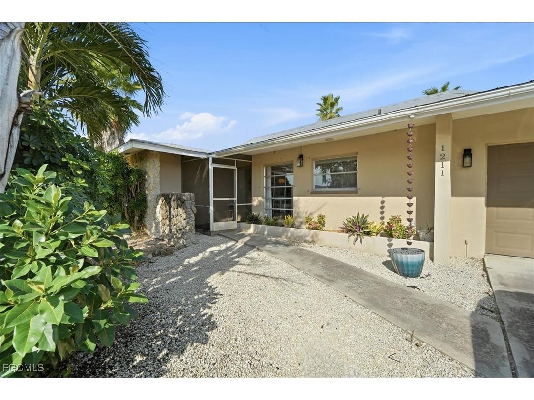 1211 SE 34th Street Cape Coral FL 33904 2025023689 image1