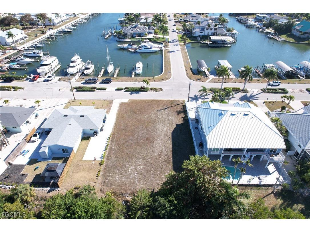 12110/12112 Siesta Drive Fort Myers Beach FL 33931 2026009406 image2
