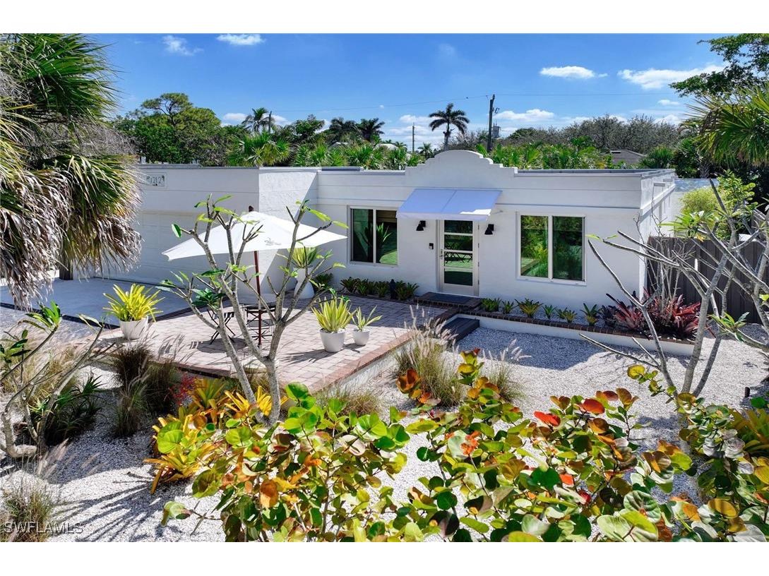 1212 10th Avenue N Naples FL 34102 225023298 image1