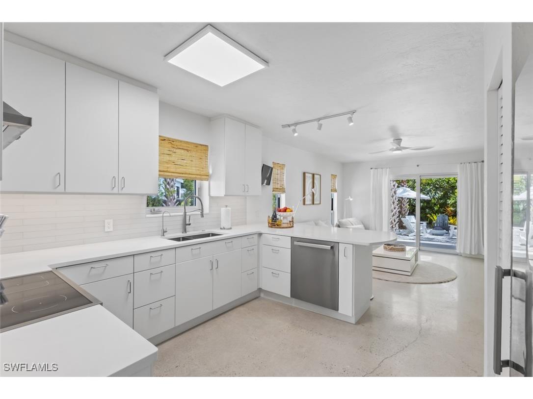 1212 10th Avenue N Naples FL 34102 225078564 image9