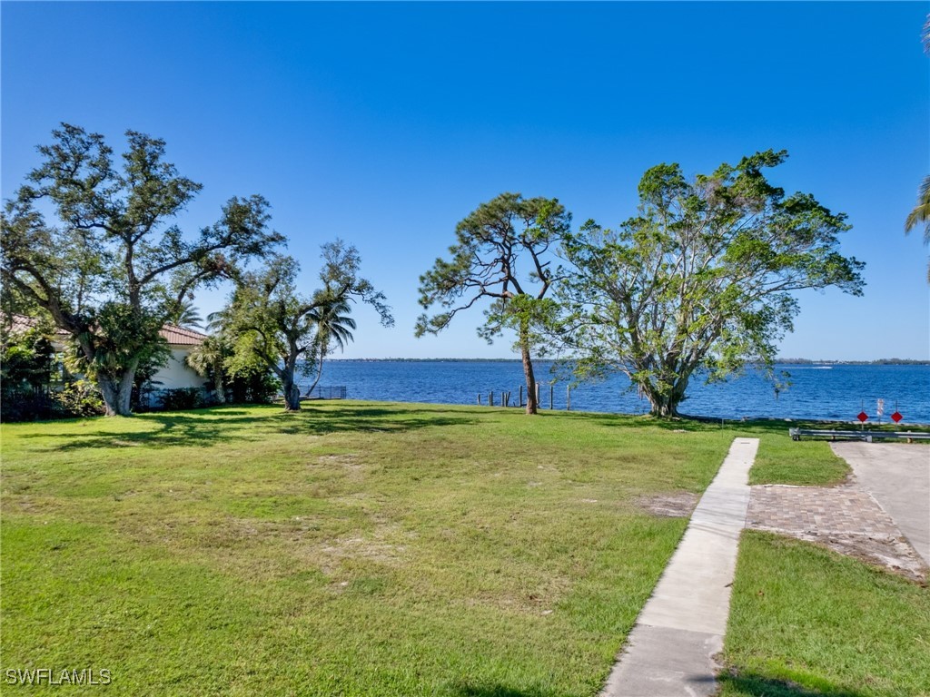 1212 Coconut Drive Fort Myers FL 33901 224093868 image9