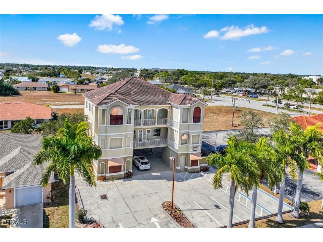 1212 Country Club Boulevard Cape Coral FL 33990 2026006001 image1