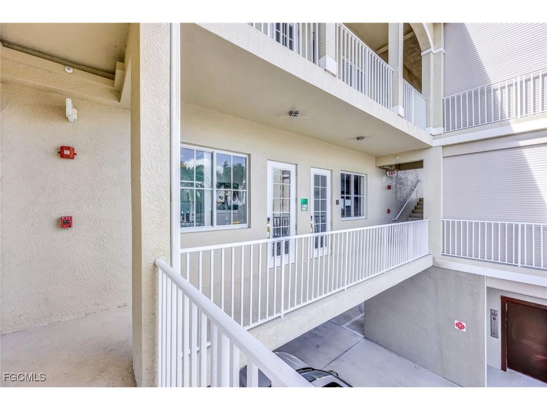 1212 Country Club Boulevard Cape Coral FL 33990 2026006001 image3