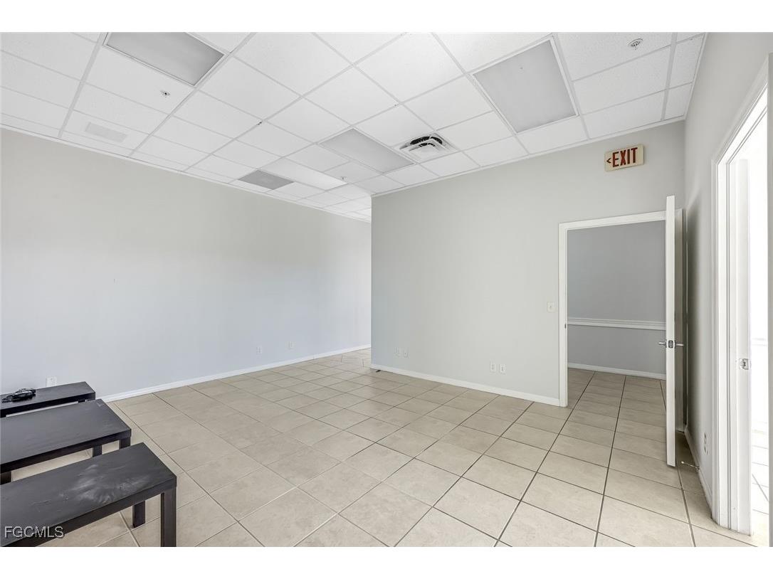 1212 Country Club Boulevard Cape Coral FL 33990 2026006001 image9