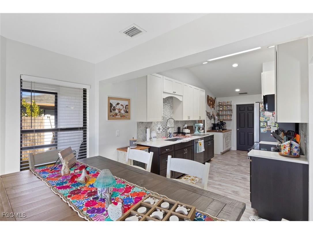 1212 SE 19th Street Cape Coral FL 33990 2026001393 image2