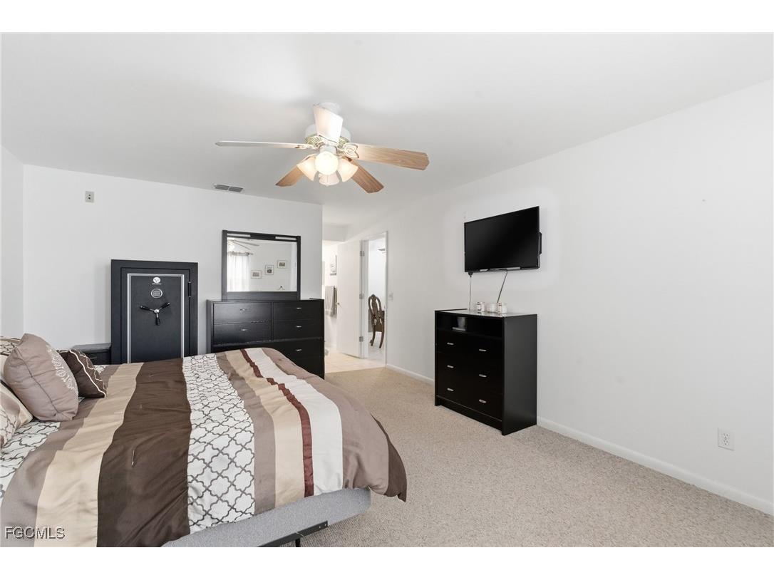 1212 SW 13th Street Cape Coral FL 33991 2025025419 image13